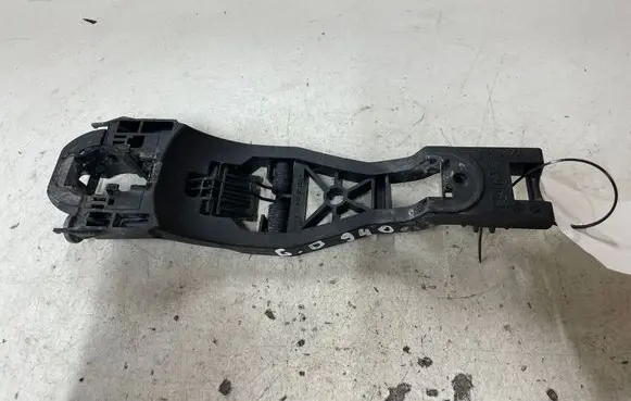 Skoda Superb B5 (3U) Rear door exterior handle/bracket 6Q4839885A 6Y0837885