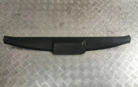 Toyota Verso Tailgate trim 679390F020B1 679390F020