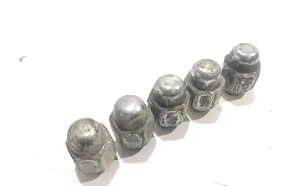 Hyundai Santa Fe Nuts/bolts 