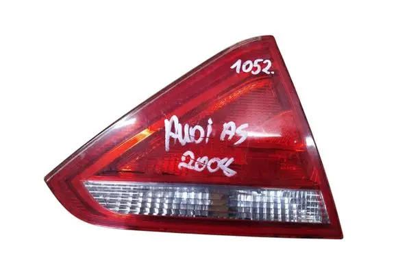 Audi A5 8T 8F Tailgate rear/tail lights 8T0945093