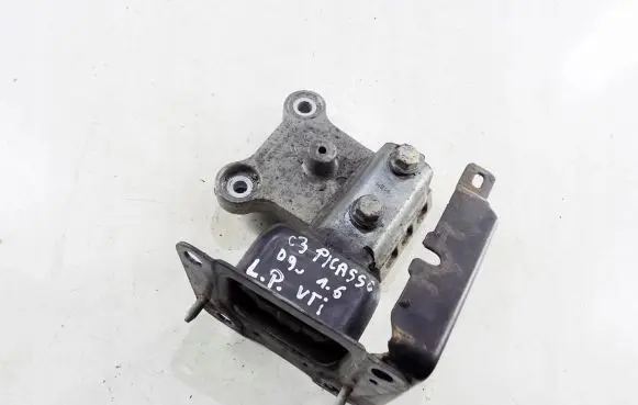 Citroen C3 Picasso Engine mounting bracket