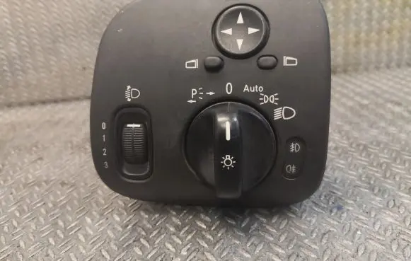 Mercedes-Benz C W203 Light switch 2035451404