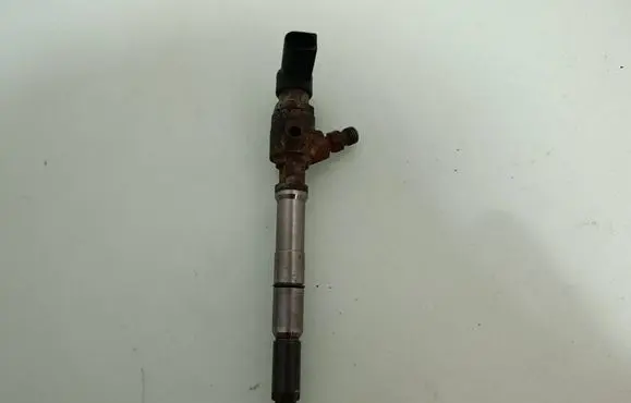 Volkswagen Caddy Fuel injector 03L130277B