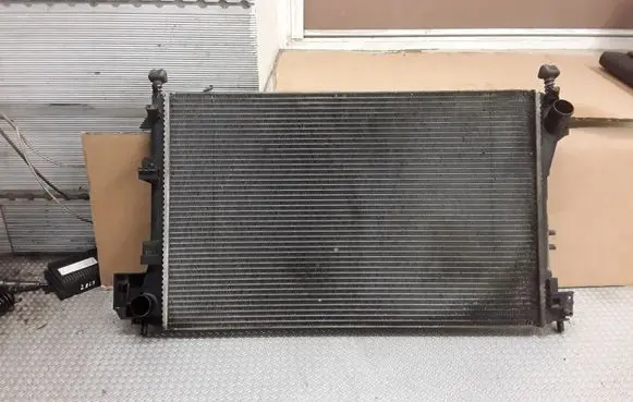 Opel Vectra C Coolant radiator