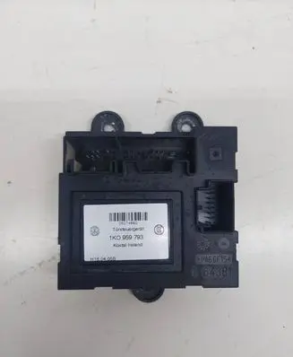 Volkswagen Caddy Door control unit/module 1K0959793 05074660