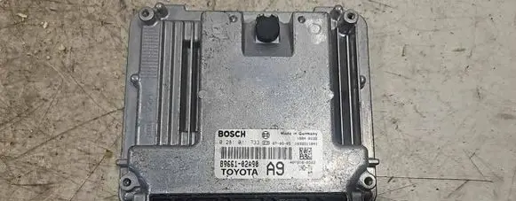 Toyota Auris 150 Engine control unit/module 0281011733 8966102A90 1039S11041