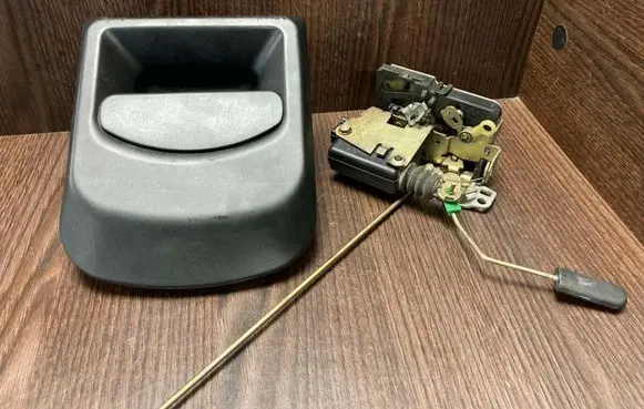 Iveco Daily 35 - 40.10 Front door lock 5801352922 99489590