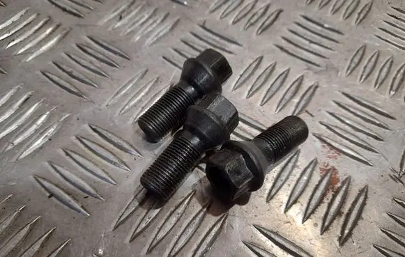 Audi A4 S4 B9 Nuts/bolts 