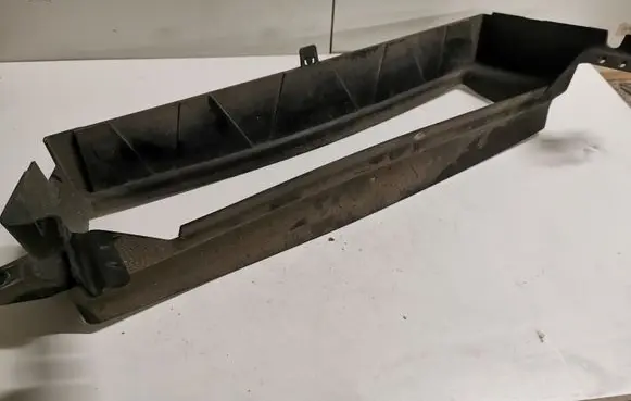 Intercooler air guide/duct channel