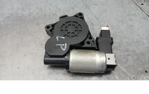 Mazda 6 Front door window regulator motor TD774518