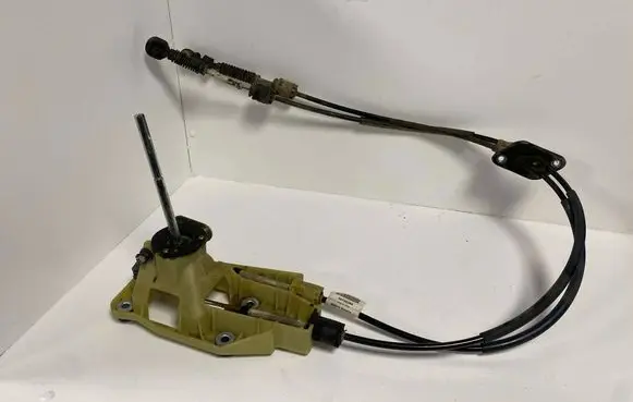 Volvo V70 Gear shifter/selector 30713354 30735369