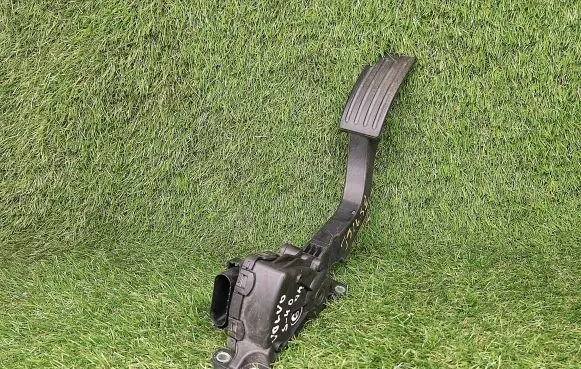 Volvo S40 Accelerator throttle pedal 4M519F836CH 6PV00864100
