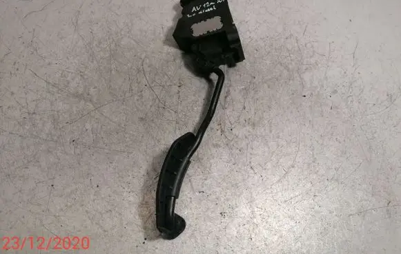 Toyota Avensis T270 Accelerator throttle pedal 7811005021