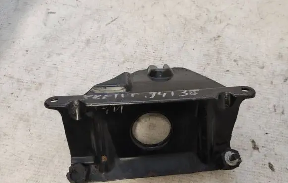 Other engine bay part