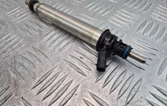 Mercedes-Benz E W212 Fuel injector A2780700687 3430Z N0030