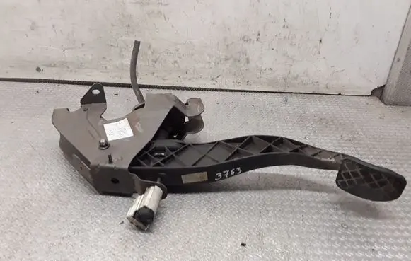 Volkswagen Transporter - Caravelle T5 Clutch pedal 