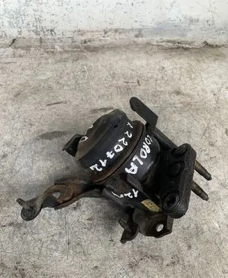 Toyota Corolla E120 E130 Engine mount bracket