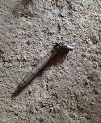 Audi A8 S8 D3 4E Fuel injector 057130277AD