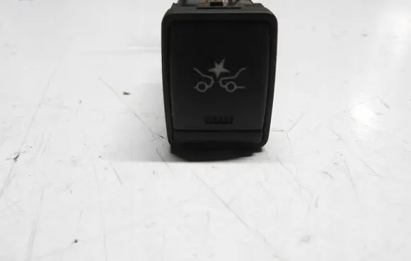 Nissan Note (E12) Tailgate/trunk/boot open switch 3195ccv3vbb780
