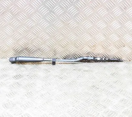 Rear wiper blade arm