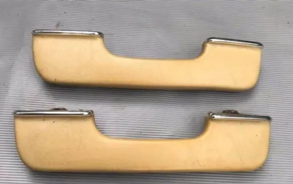 Mercedes-Benz W123 Rear door handle trim 1239701901