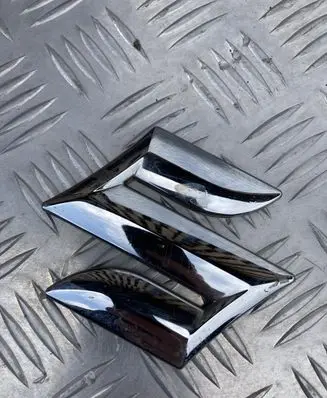Suzuki Ignis Manufacturer badge logo/emblem PK11489