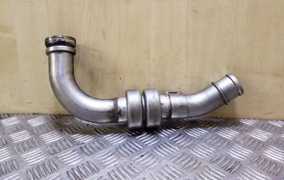 Intercooler hose/pipe