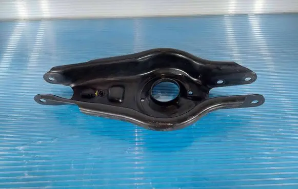 Tesla Model 3 Rear control arm 104445100F 1044451