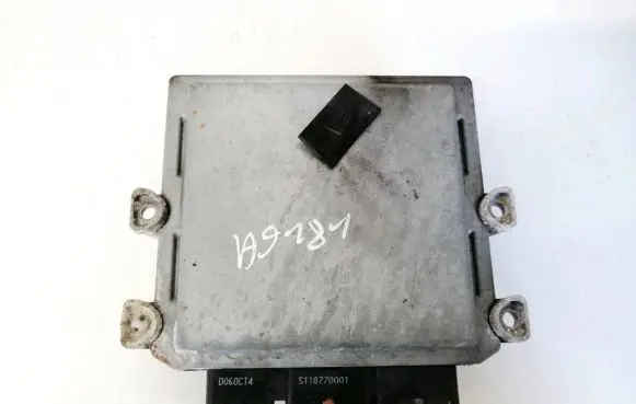 Volvo V50 Engine control unit/module 5ws40212gt 30729518