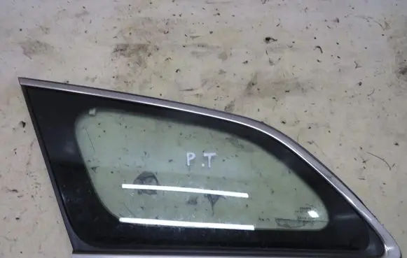 Toyota Avensis T270 Rear side window KRIS235789
