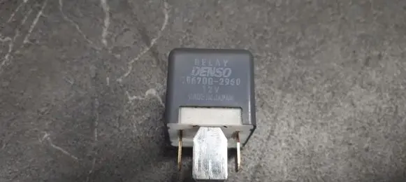 Subaru Forester SH Fuel pump relay 156700-2960