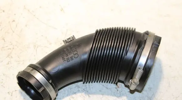 Audi A4 S4 B8 8K Air intake hose/pipe 04L129661