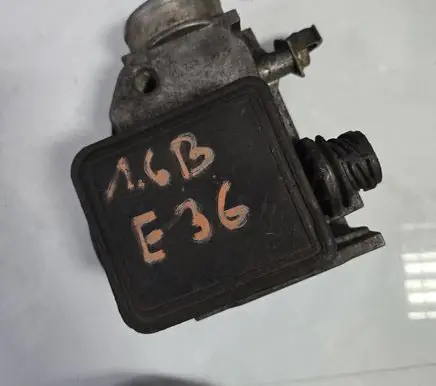 BMW 5 E34 Mass air flow meter 0280200204 1734651