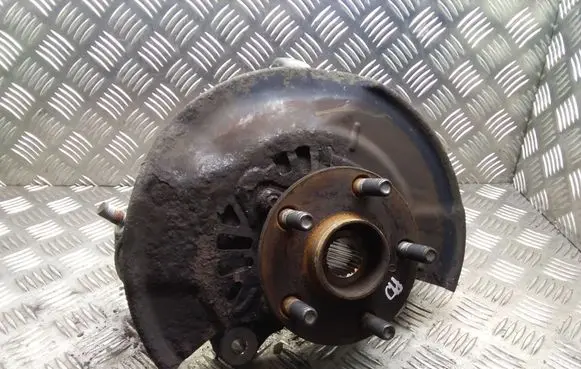 Toyota Prius (XW30) Front wheel hub