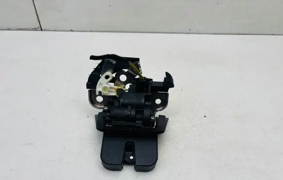 Audi A4 S4 B8 8K Tailgate/trunk/boot lock/catch/latch 8R0827505
