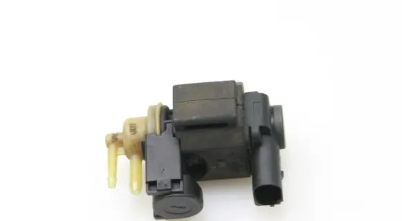 Audi Q7 4M Turbo solenoid valve 059906609D