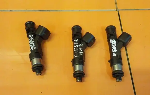 Ford Fiesta Fuel injector E3BG9F593CA