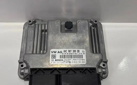 Volkswagen Polo VI Engine control unit/module 04C907309BB 0261S17849