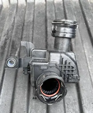 Intake resonator