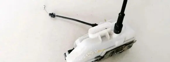 Citroen C3 Pluriel Front door lock