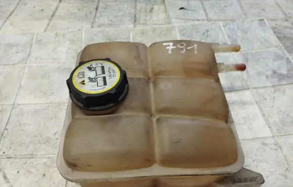 Mazda 3 I Coolant expansion tank/reservoir 3M5H8K218
