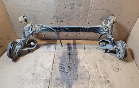 Volkswagen Polo IV 9N3 Rear axle beam 