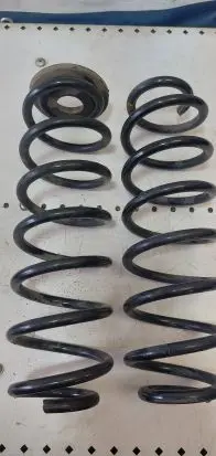 Volkswagen Jetta V Rear coil spring