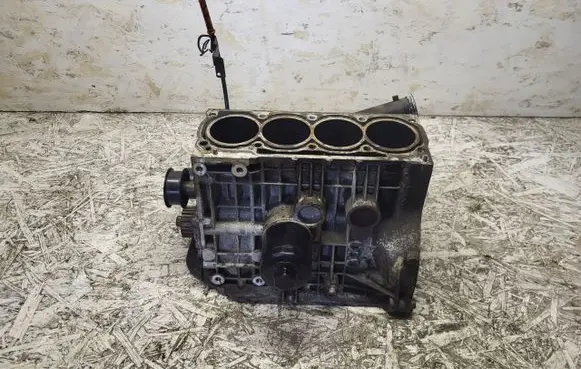 Volkswagen Golf IV Engine block ahwauabloksilnika