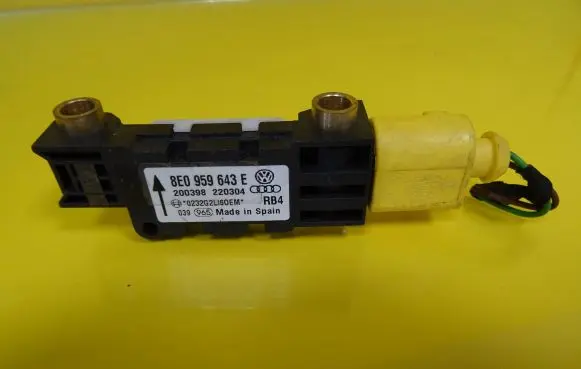 Audi A6 S6 C5 4B Airbag deployment crash/impact sensor 8E0959643E