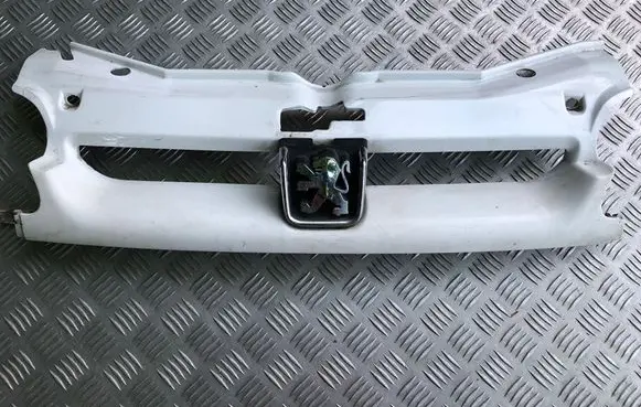 Peugeot Partner Front grill 9618254777