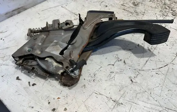 Volkswagen Touareg I Handbrake/parking brake lever assembly 7L0721797