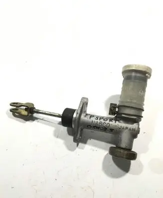 Mitsubishi Pajero Sport I Clutch master cylinder 