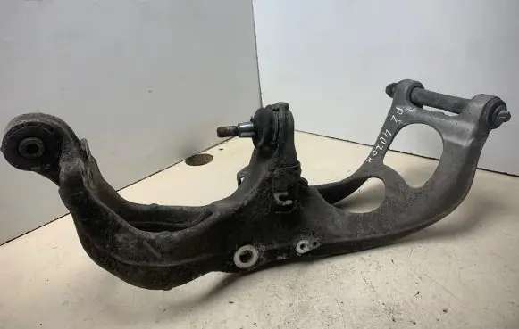 Peugeot 407 Front lower control arm/wishbone 9661544680