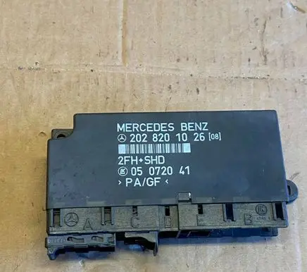 Mercedes-Benz E W124 Comfort/convenience module 2028201026 05072041
